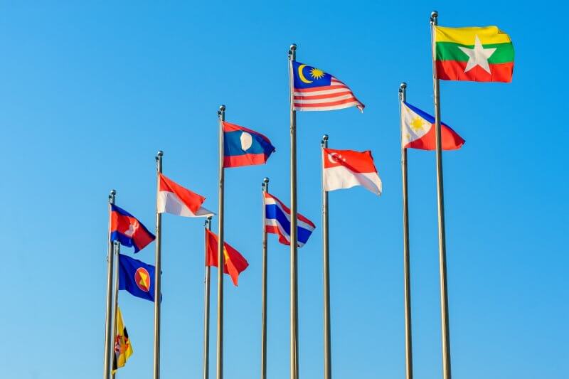 ASEANに加盟している10か国の国旗