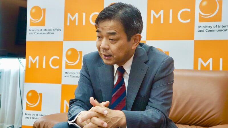 【総務省インタビュー】AI国際ルール、日本主導の舞台裏と展望 ― 𫝆川総務審議官に聞く、世界の潮流と国内AI活用の課題