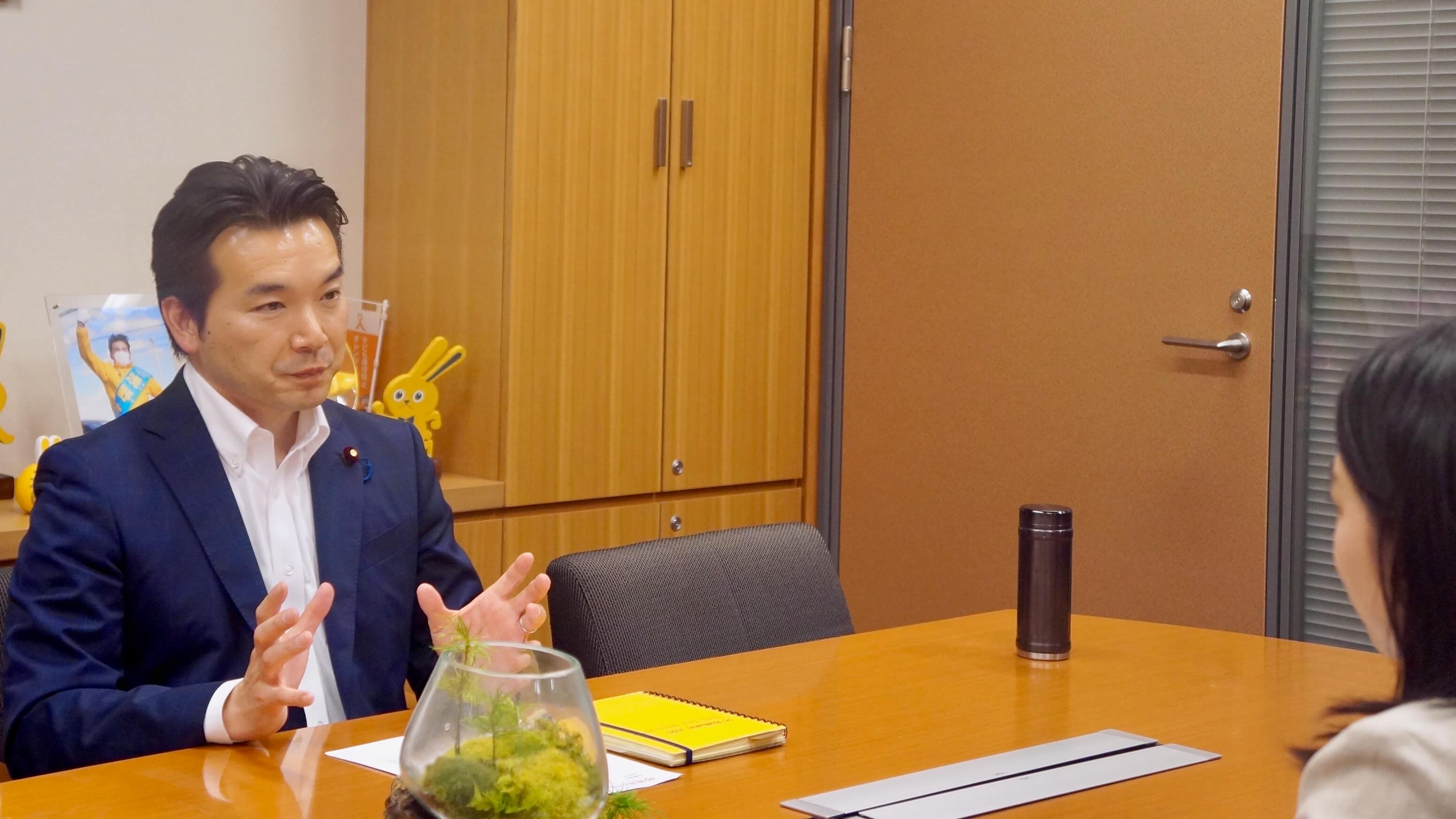 浅野哲議員